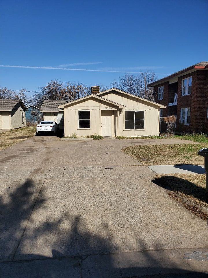 3315 Avenue G - Photo 2 of 12