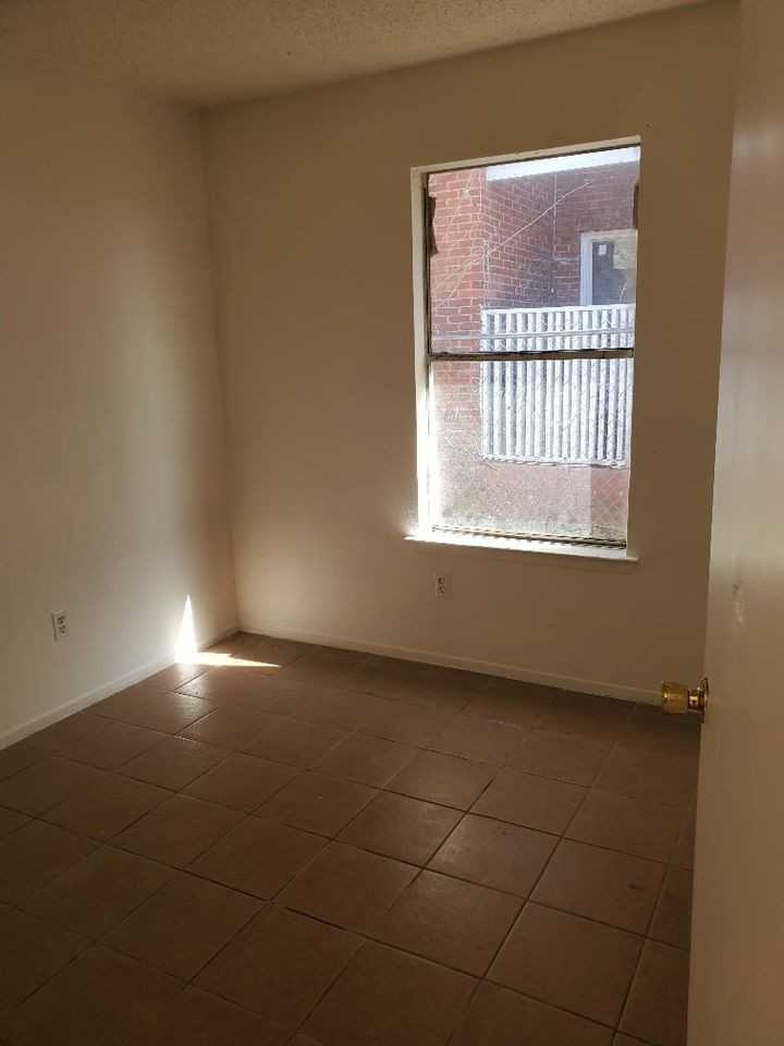 3315 Avenue G - Photo 3 of 12