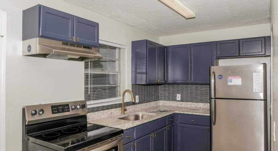 845 Avondale Rd - Photo 2 of 8