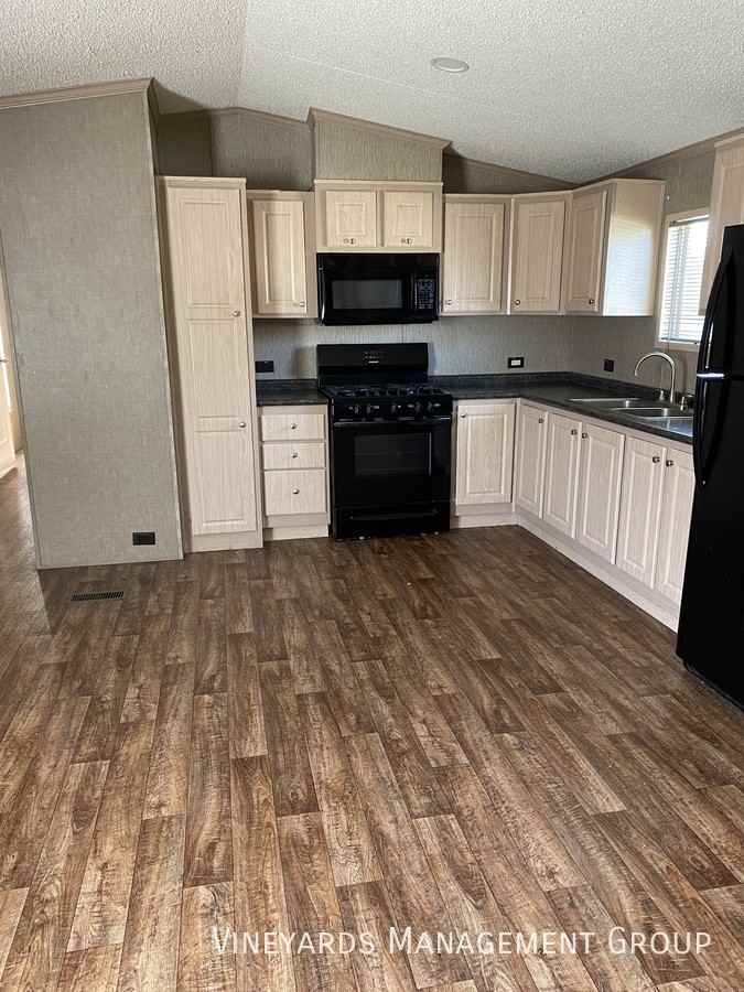 759 Wilson Dr - Photo 3 of 6