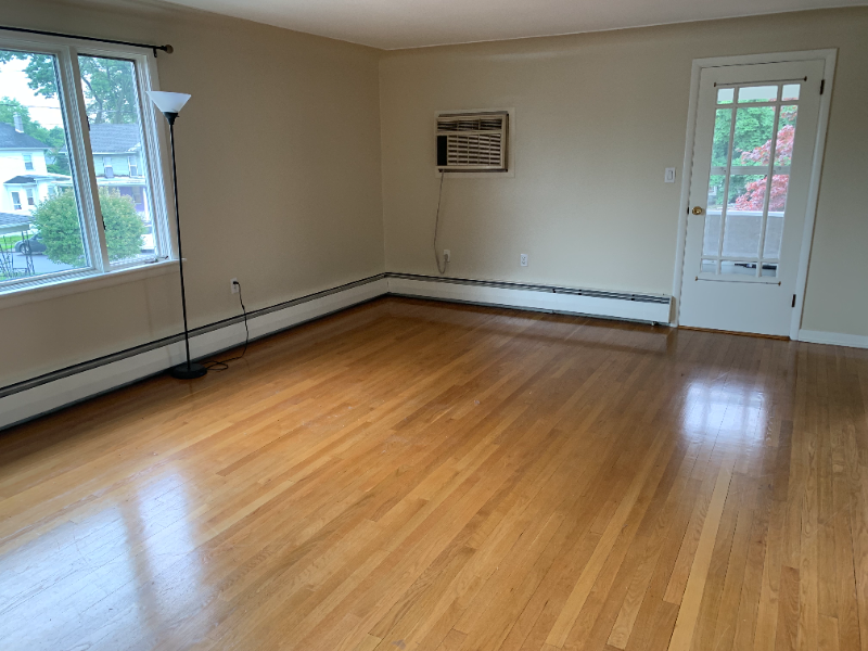 307 Warren St - Photo 5 of 14