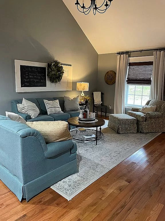 496 Watson St - Photo 2 of 18