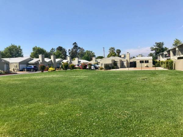 5364 E Huntington Ave - Photo 2 of 11