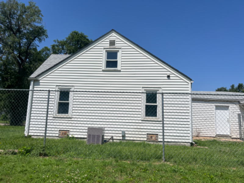 1926 E 24th St N - Photo 3 of 24