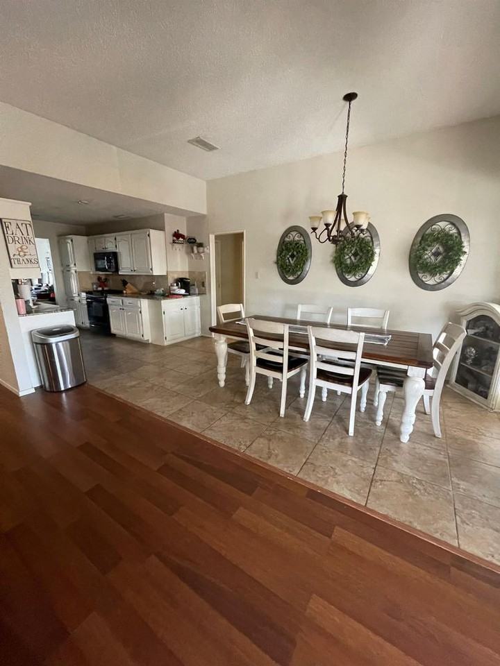 3604 Crestmont Dr - Photo 3 of 19