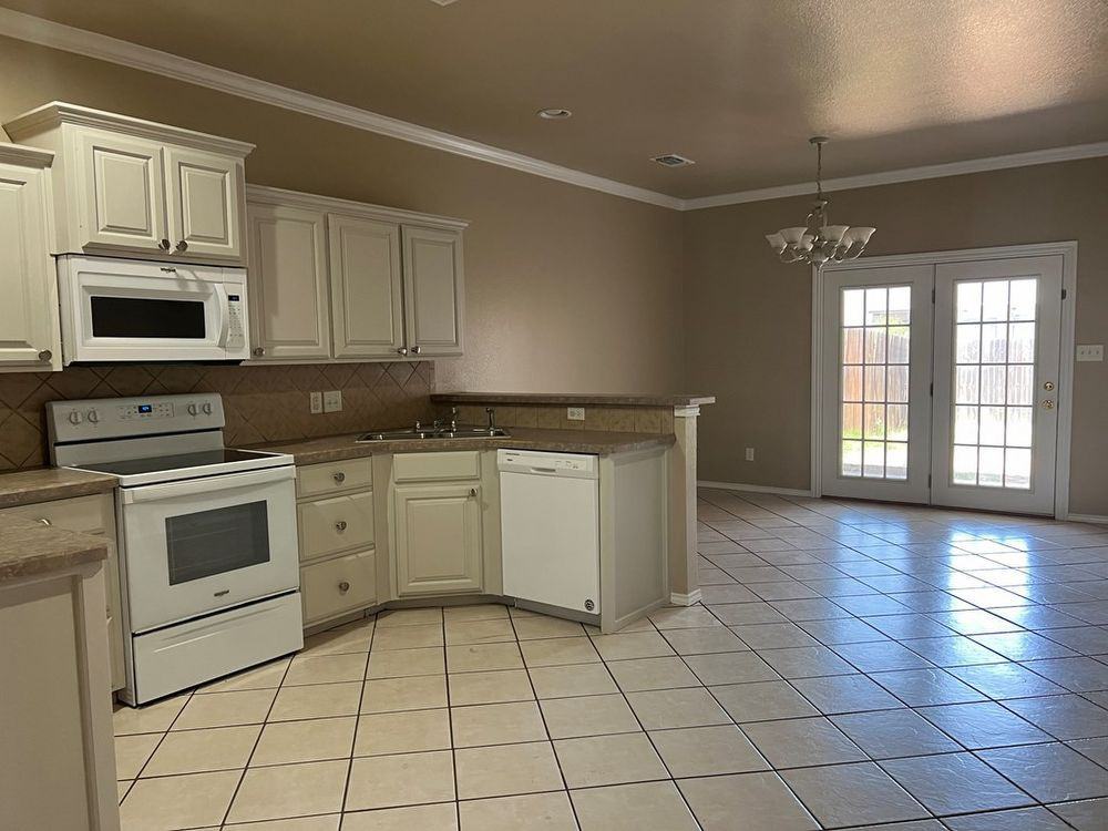 4600 Lanham St - Photo 2 of 16