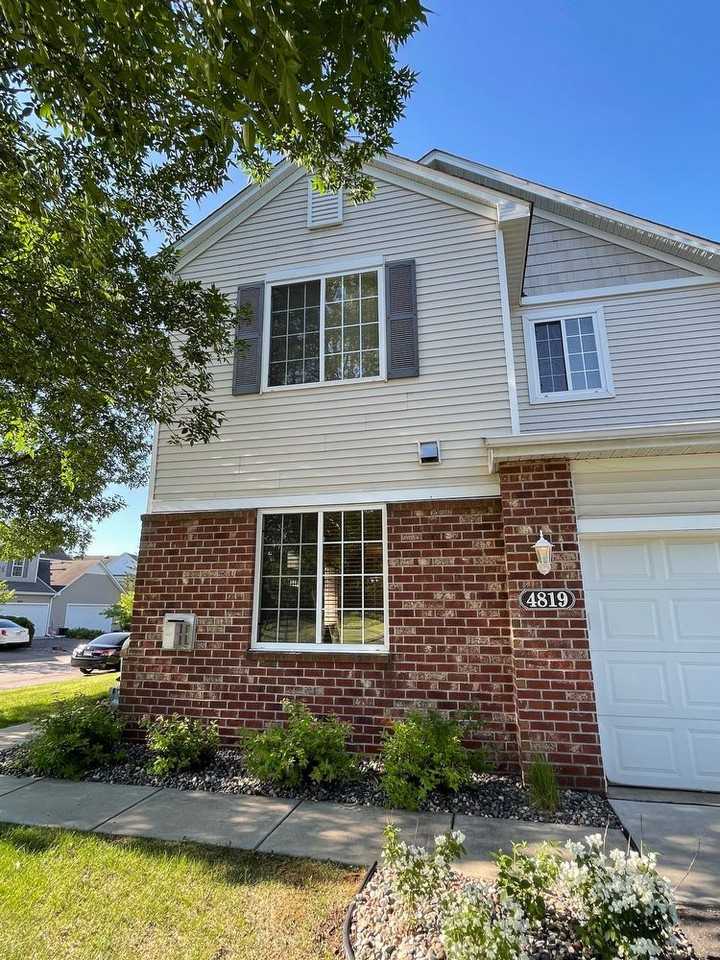 4819 Bisset Ln - Photo 2 of 19