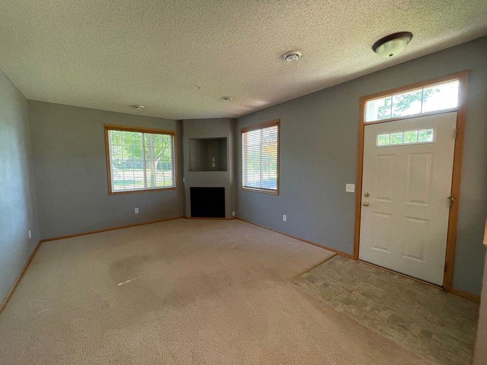 4819 Bisset Ln - Photo 3 of 19