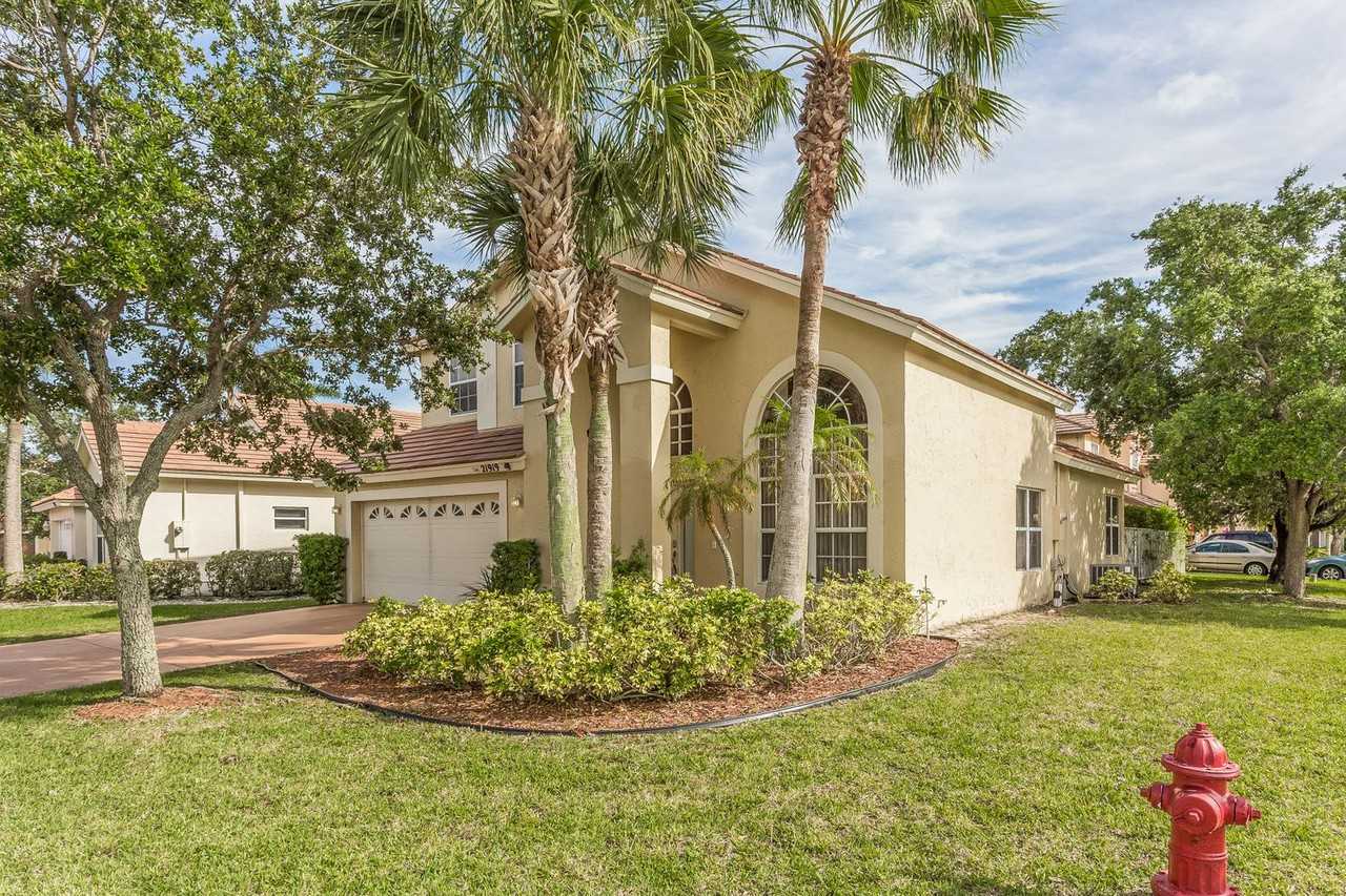 21919 Philmont Ct - Photo 2 of 21