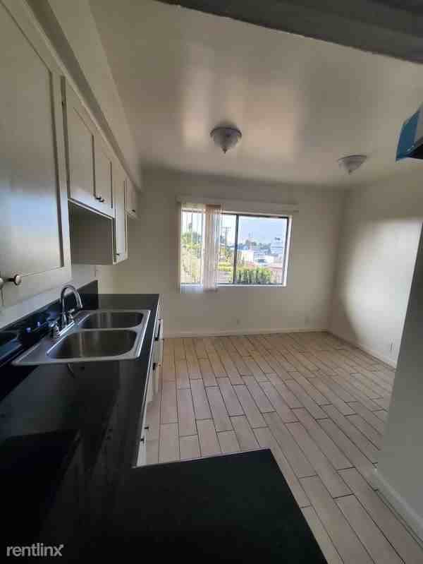 6847 Obispo Ave #C - Photo 3 of 7