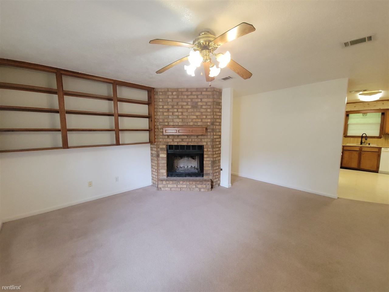 4301 Green Valley Dr - Photo 3 of 17
