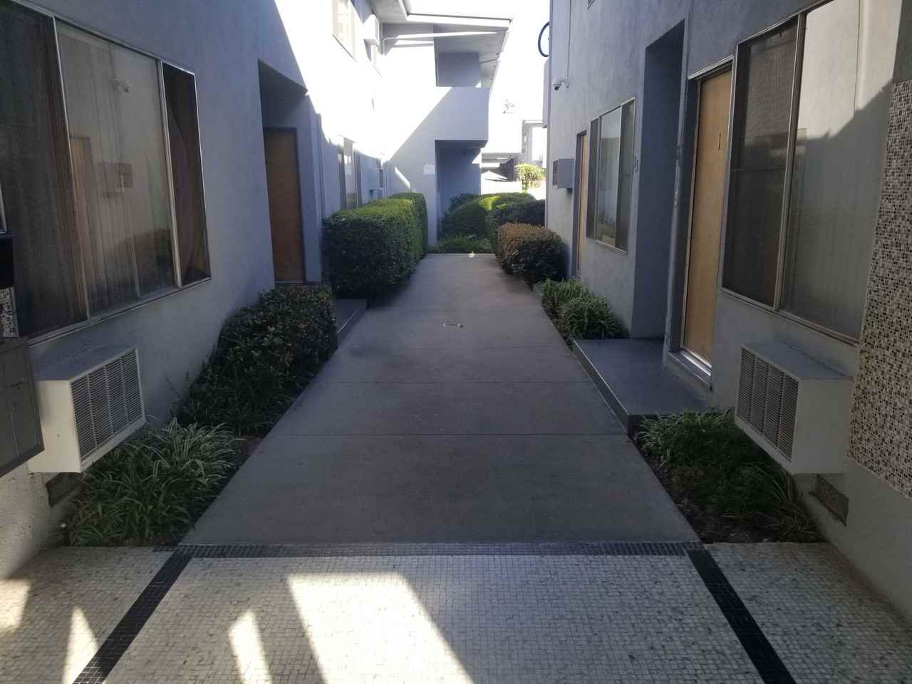 Corteen Pl - Photo 3 of 33