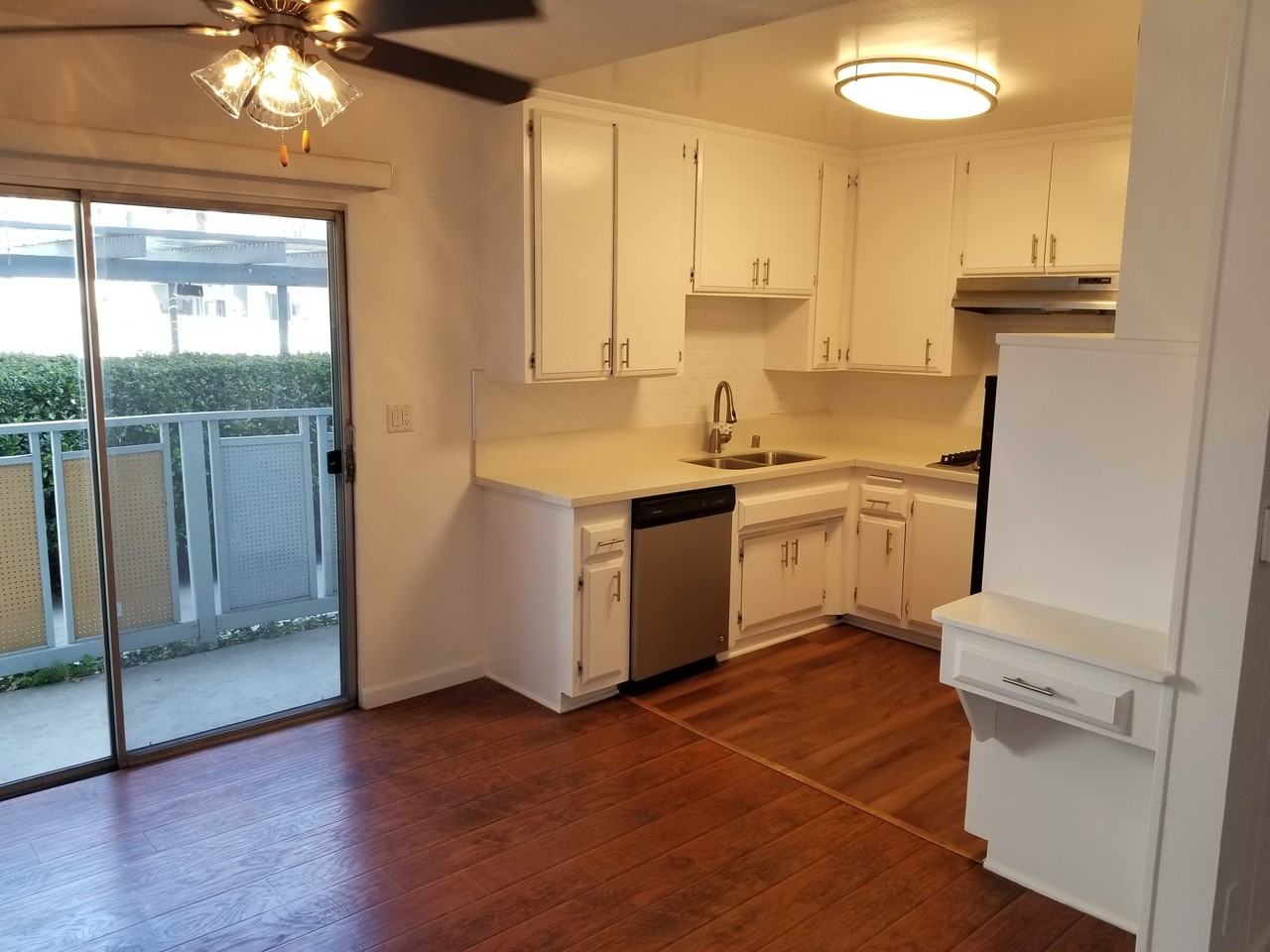 Corteen Pl - Photo 5 of 33
