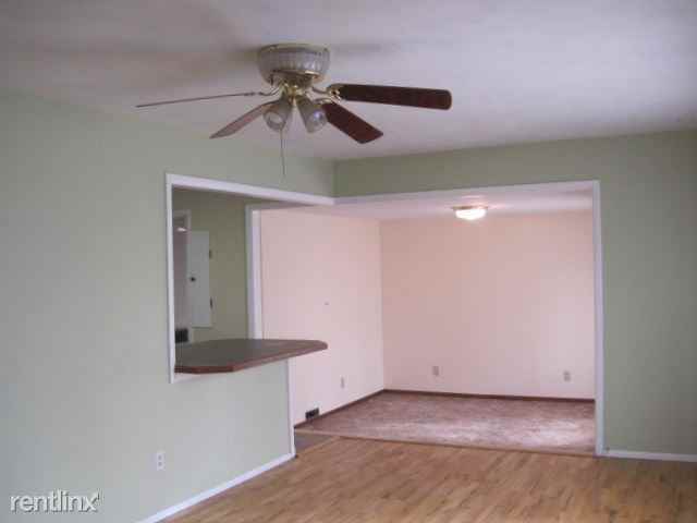 338 N Rogers St - Photo 3 of 34