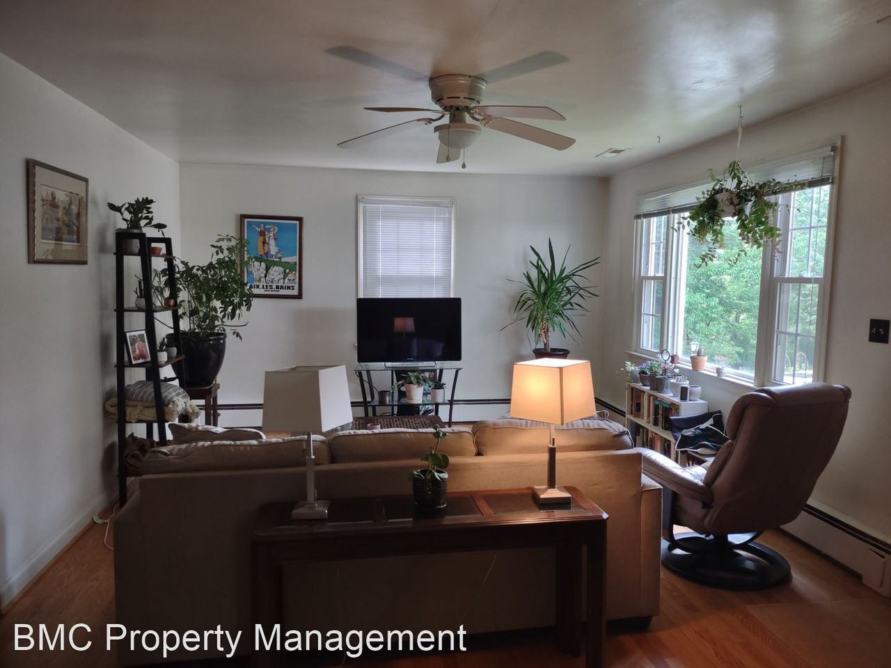 615 Park Ln E - Photo 3 of 8