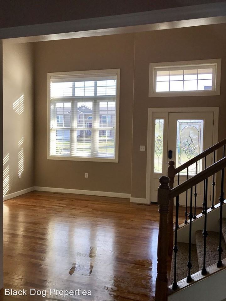 328 Highland Ridge Dr - Photo 3 of 36