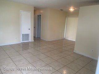 191 Se Solaz Ave - Photo 2 of 12