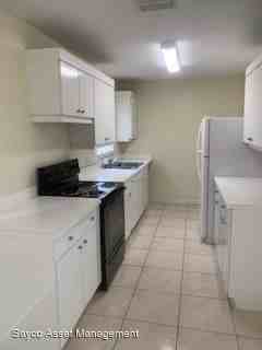 191 Se Solaz Ave - Photo 3 of 12