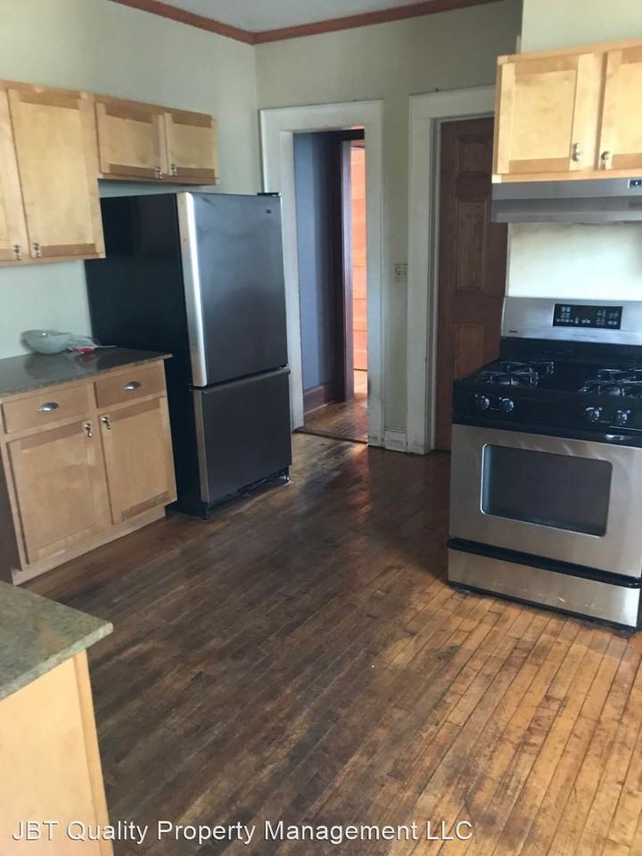 304 Highland Street - Photo 3 of 22