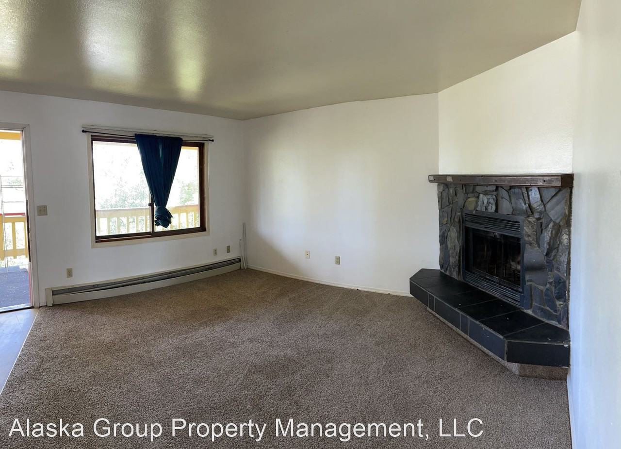 432 N Flower - Photo 3 of 9