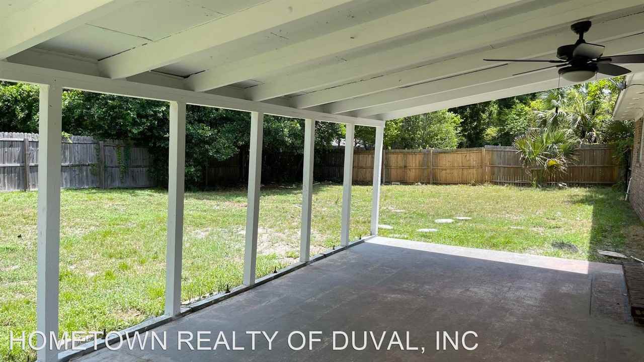 6407 Kaden Dr N - Photo 3 of 20