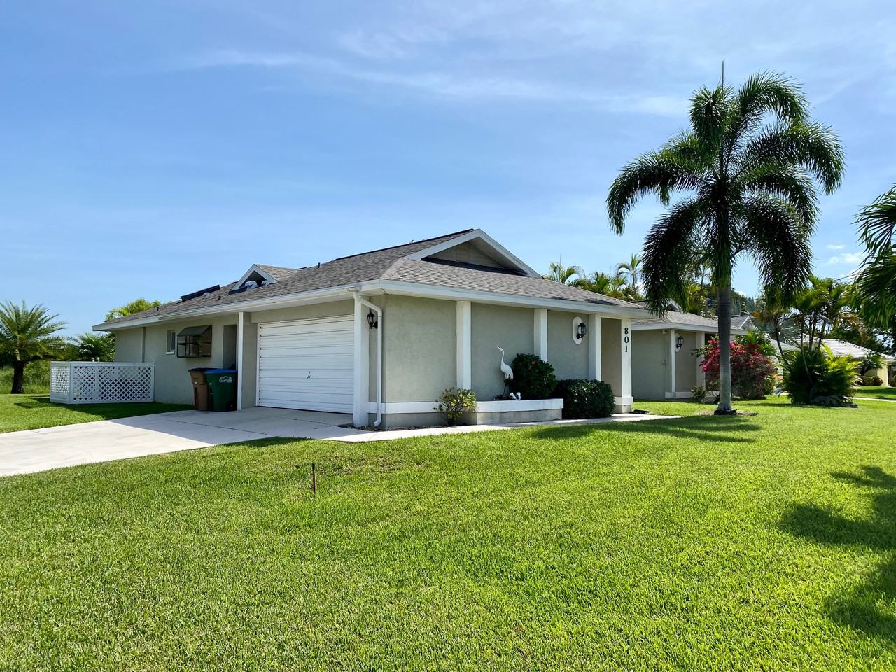 801 Se 41st St - Photo 2 of 14