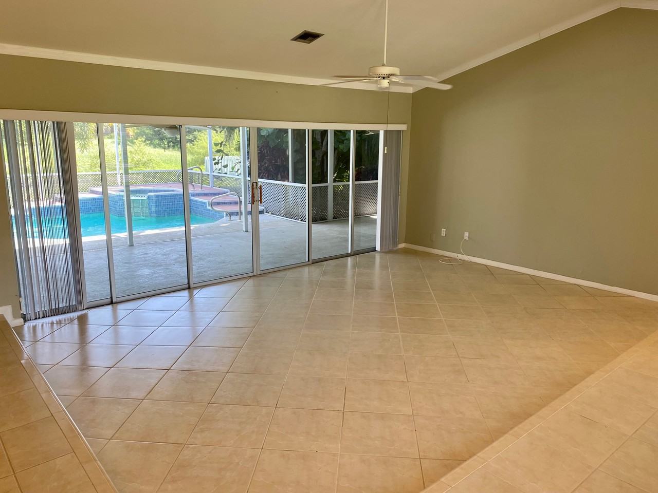 801 Se 41st St - Photo 7 of 14