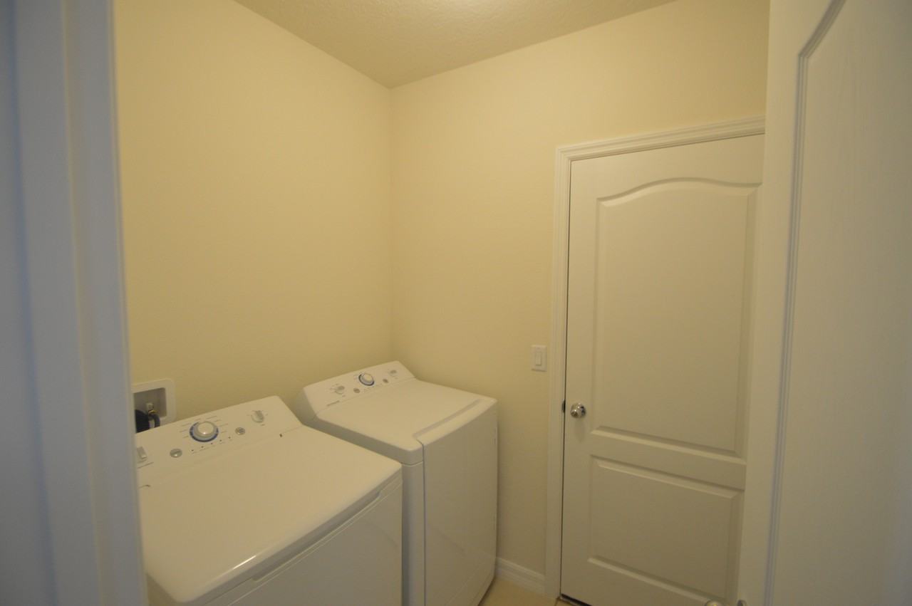 1812 Skyview Dr - Photo 3 of 6