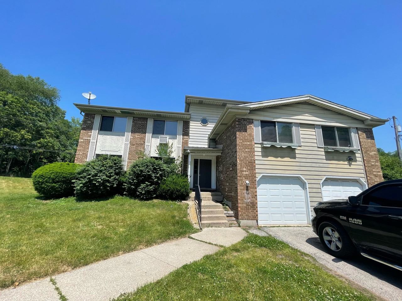 6238 Kathryn Ct - Photo 2 of 6