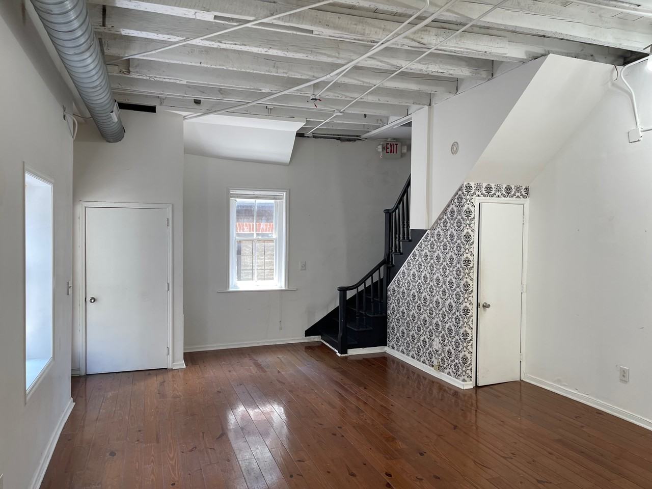 54 1/2 Broad St, Charleston, SC 29401 Studio Apartment for 1,500/month