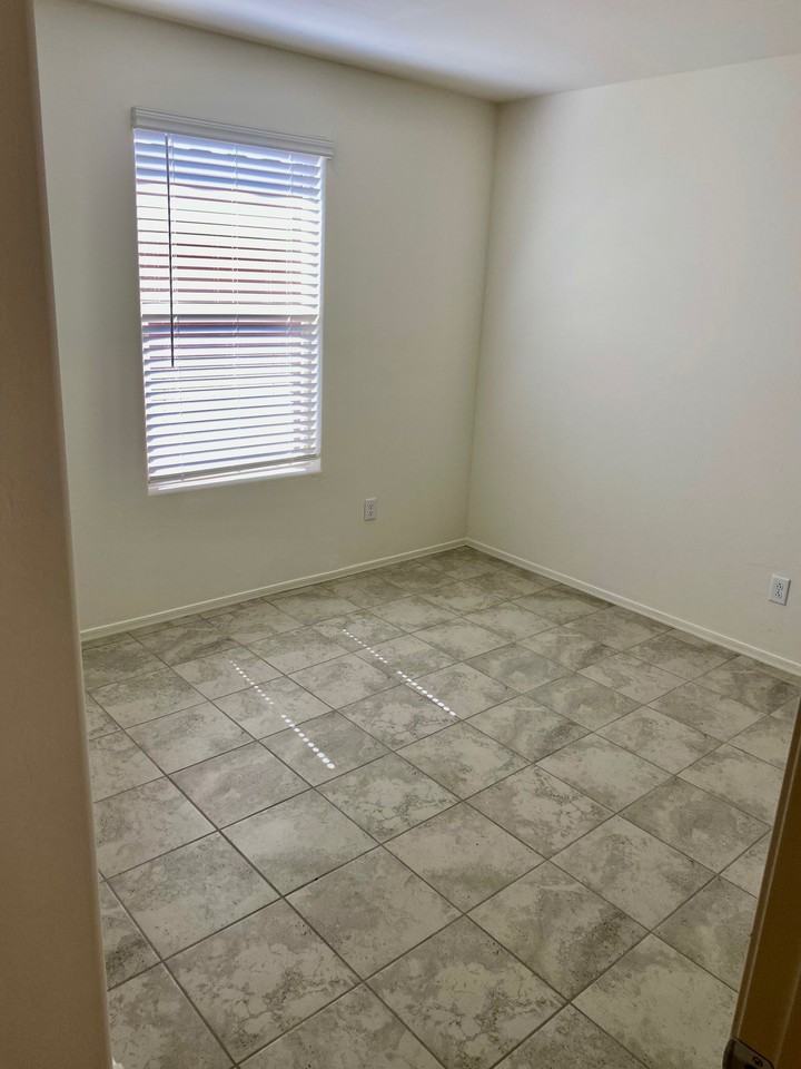955 W Calle Calca - Photo 3 of 12