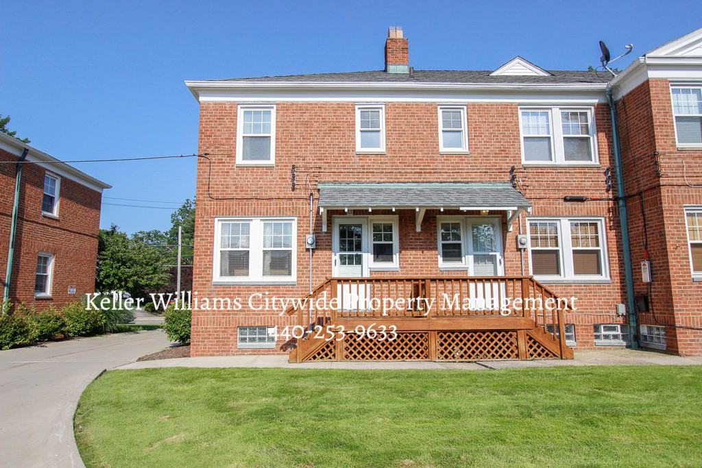 2662 Wooster Rd - Photo 2 of 18