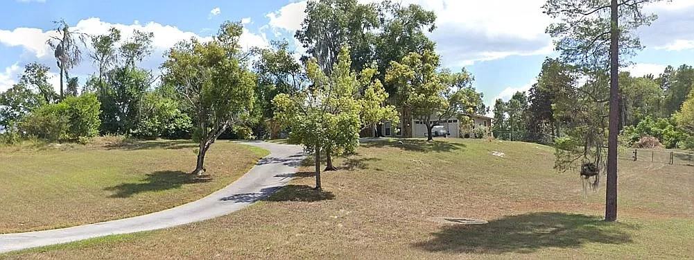 8015 Sycamore Dr - Photo 3 of 36