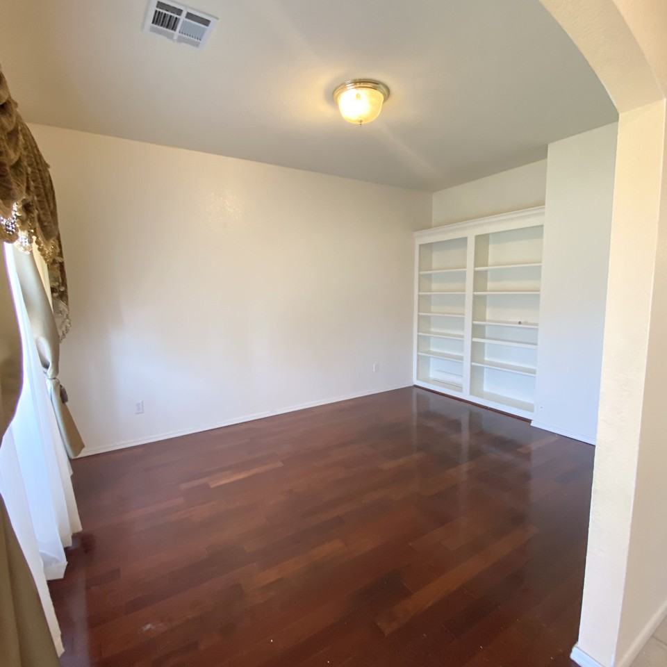 19609 E 39th St S - Photo 2 of 13