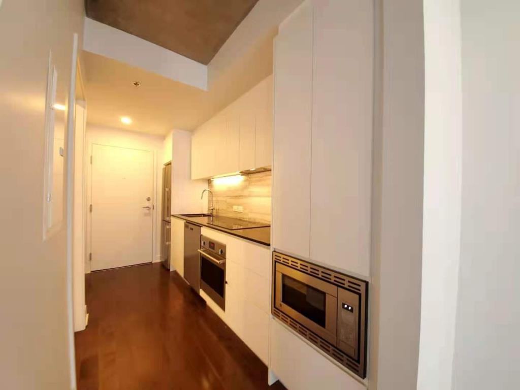 2300 Rue Tupper #710