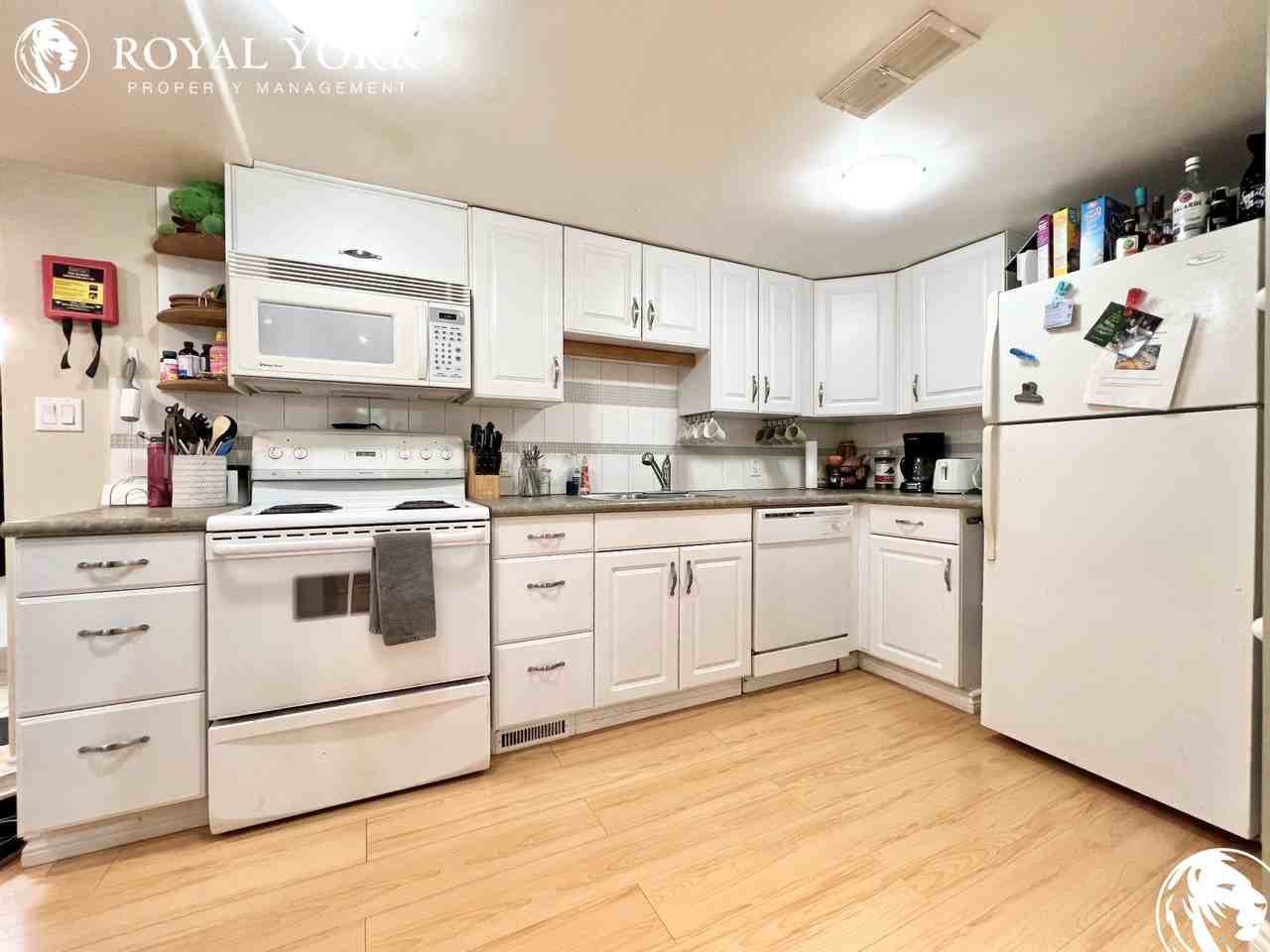 136 Walnut St #3 - Photo 3 of 23