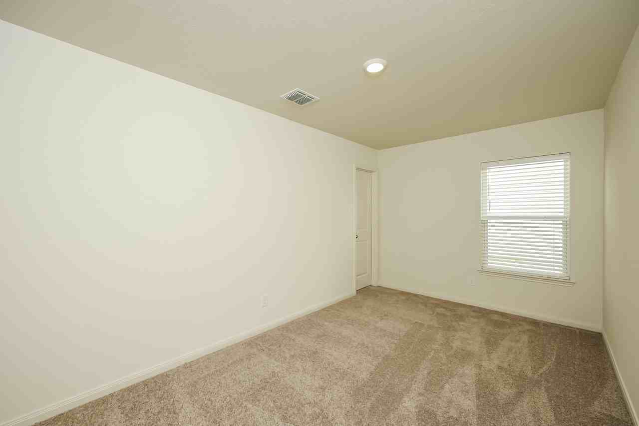 11910 Lake Parker - Photo 3 of 17
