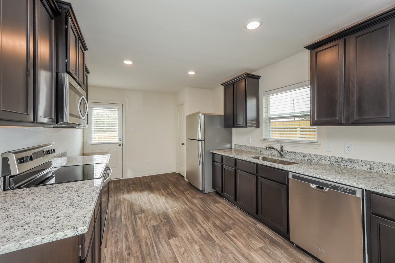 11938 Lake Parker - Photo 7 of 11