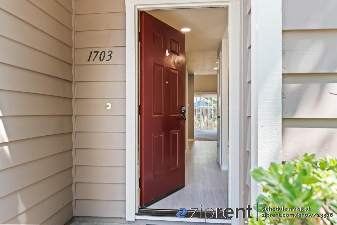 1703 Winston St - Photo 3 of 23