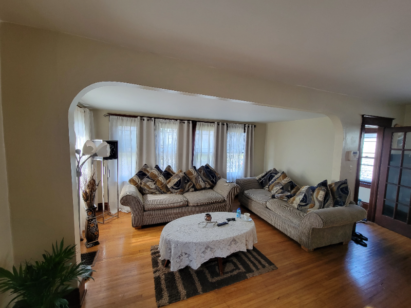 541 Highgate Ave - Photo 2 of 9