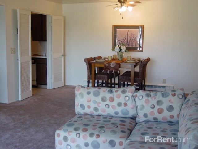 Carrollton Pointe Apartments - Photo 3 of 19