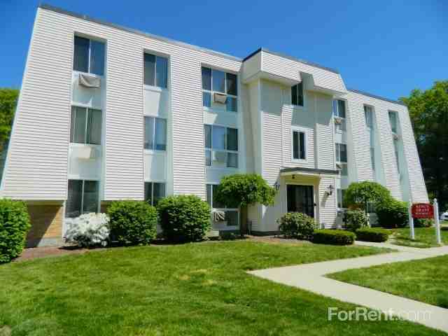 King's Grant Apartments - Photo 3 of 29