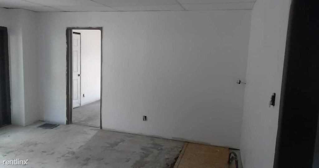 320 Liberty St - Photo 2 of 13