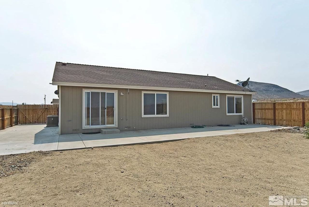 1410 Cooney Dr - Photo 3 of 6