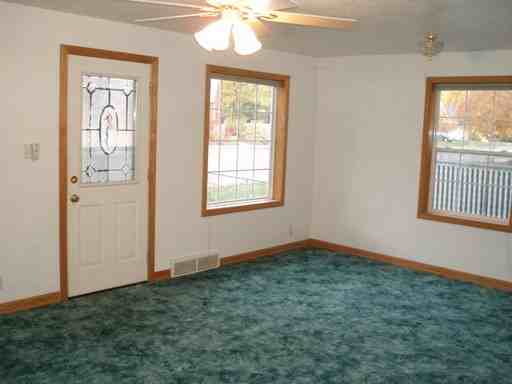 309 W Mission Ave - Photo 2 of 20