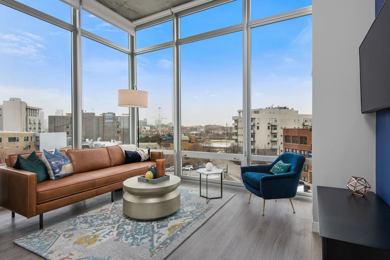 726 North Morgan Street - Photo 2 of 33