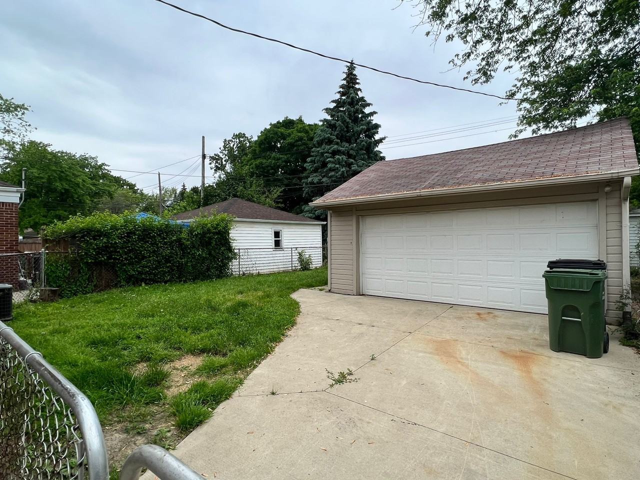 14600 Thomas Avenue - Photo 2 of 18