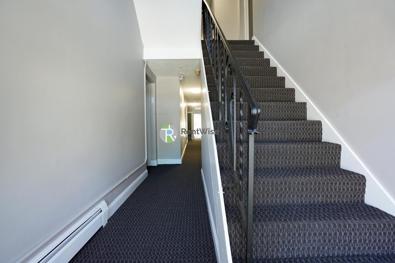 965 Fellsway #11 - Photo 4 of 8