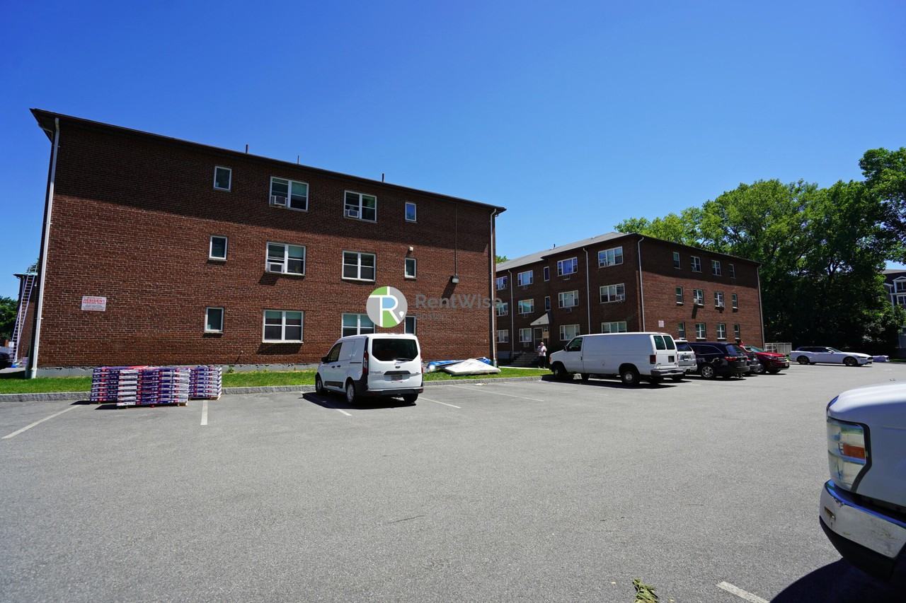 965 Fellsway #11 - Photo 2 of 8