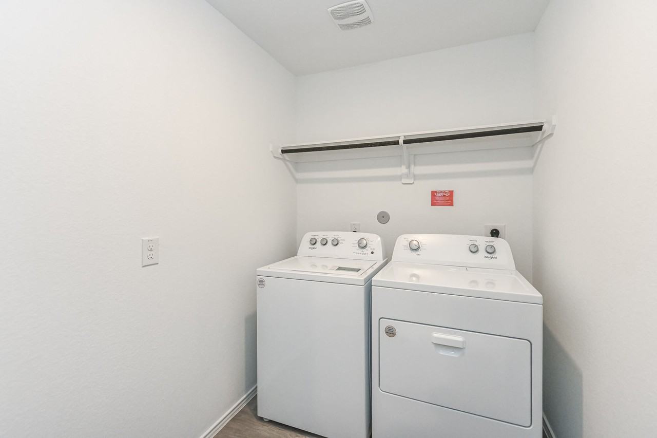 29203 Panamera Pl - Photo 2 of 10